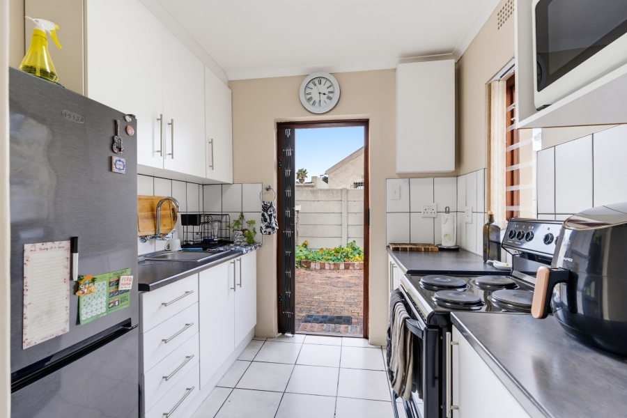 2 Bedroom Property for Sale in Edgemead Western Cape